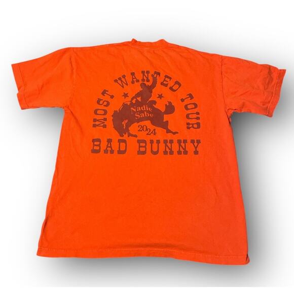 Bad Bunny Shirt Nadie Sabe Most Wanted Tour 2024 Rap Tee Sz Large Orange 22”x27” - Picture 1 of 6